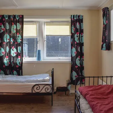 Two Bedroom Holiday In *